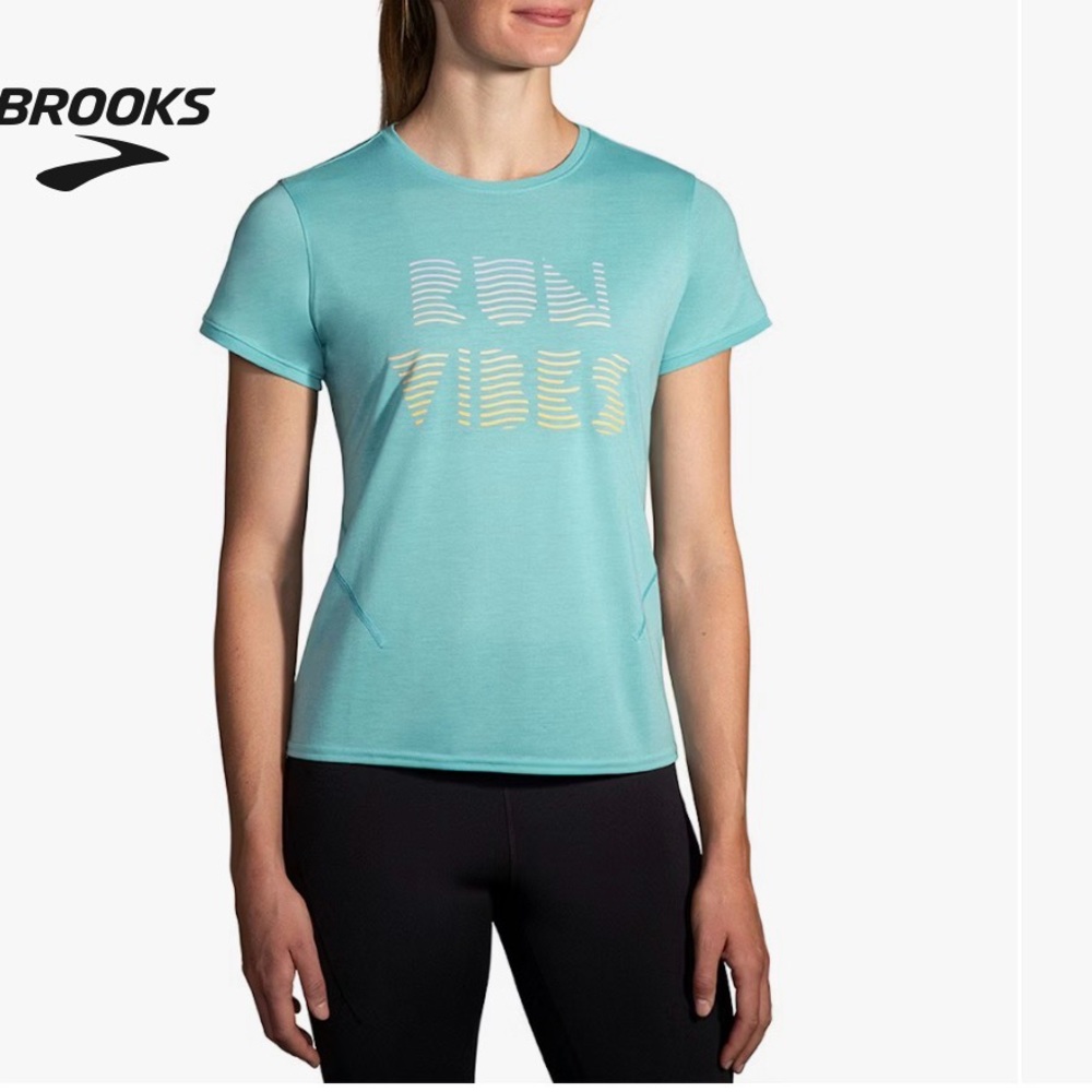 *NEW WITH TAGS* Brooks Women's Aqua T-Shirt